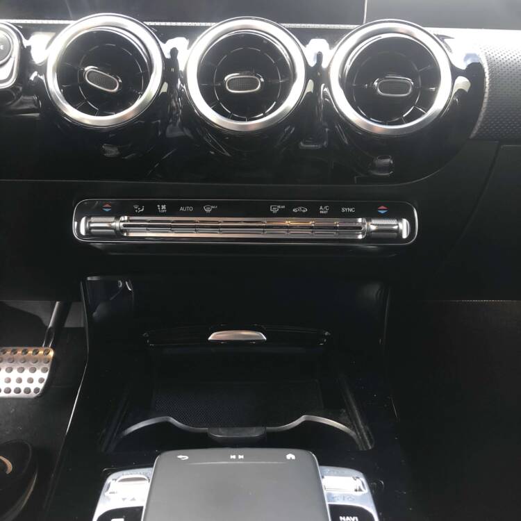 Mercedes-Benz CLA 180D KIT AMG
